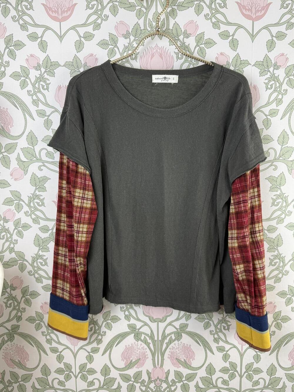 Natural Life Gray & Red and Red Groovy Plaid Long Sleeve T-Shirt - Size - Small - Picture 7 of 7